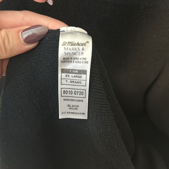 St Michael from Mark and Spencer Black Pencil Skirt - Picture 7 of 8